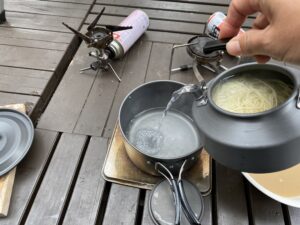 ケトルで水切りをする