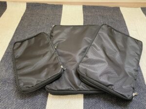 トラベルポーチ