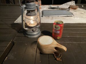 ウッドデッキで飲むビール