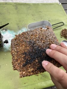 フライパンで作った着火剤