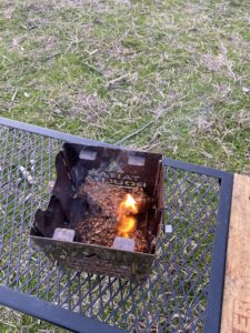 火がついた着火剤