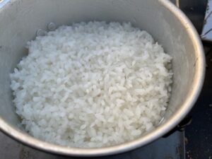 お米を炊く