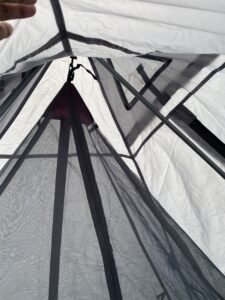 二股化パーツを使ったテント内