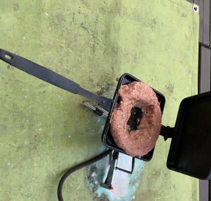 ハンバーグを焼く