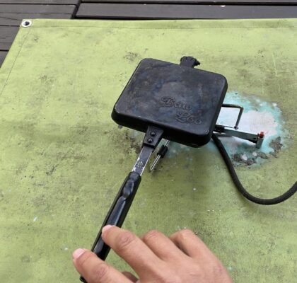 バウルーでハンバーグを焼く