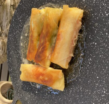 マルチグリドルで春巻きを作る