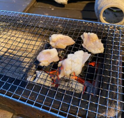 ホルモンを焼く