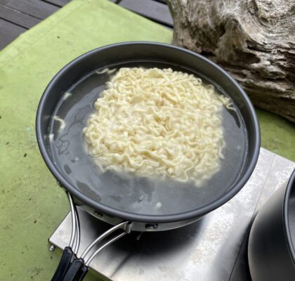 沖縄そばを作る