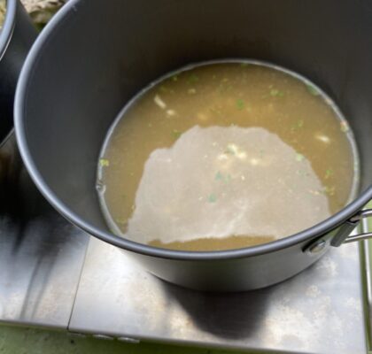 沖縄そばを作る