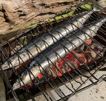 秋刀魚を焼く