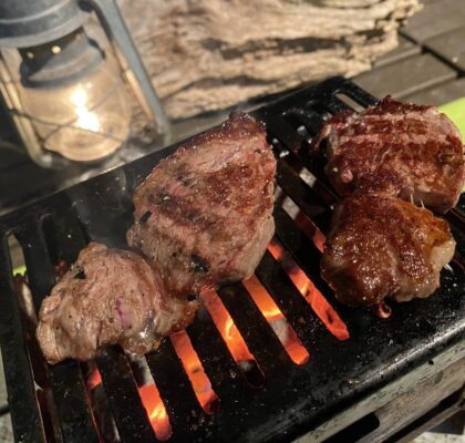 ステーキを焼く